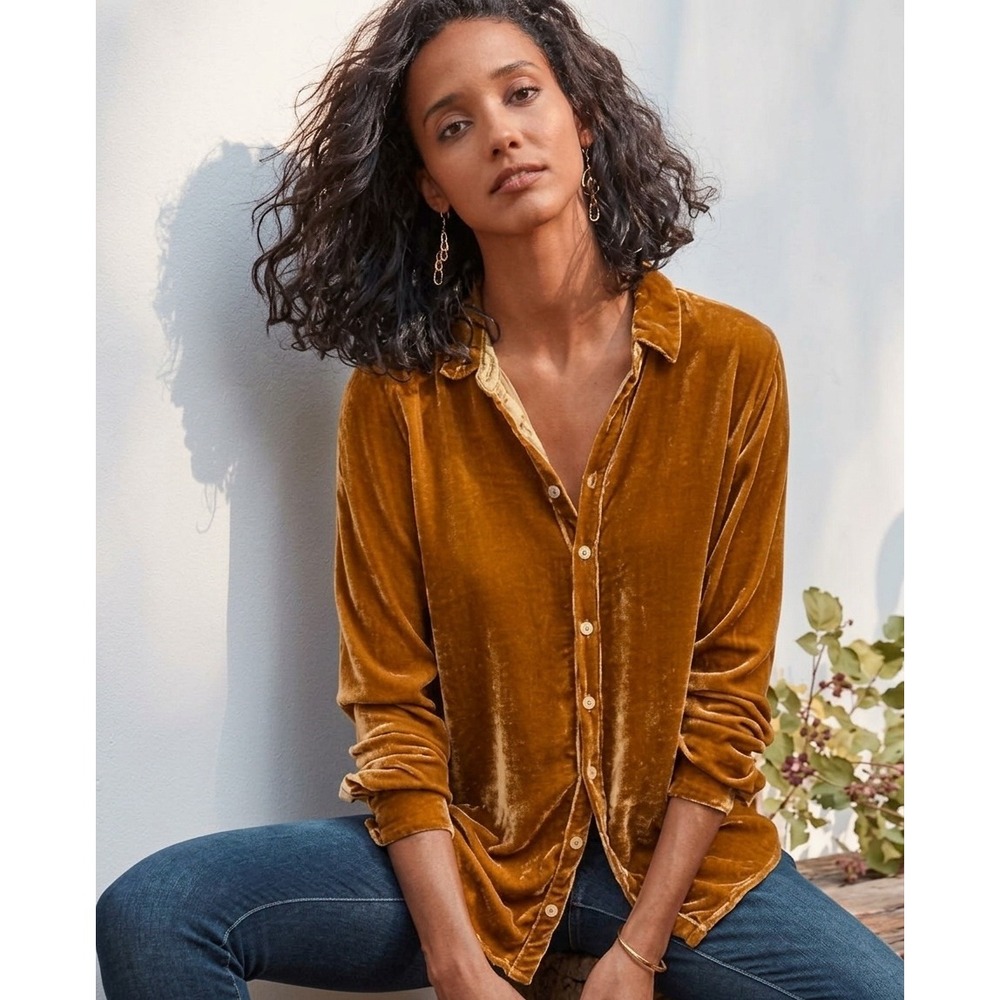 CP Shades Velvet Button Front Tunic Shirt Size Medium Gold Silk Blend Boho Chic